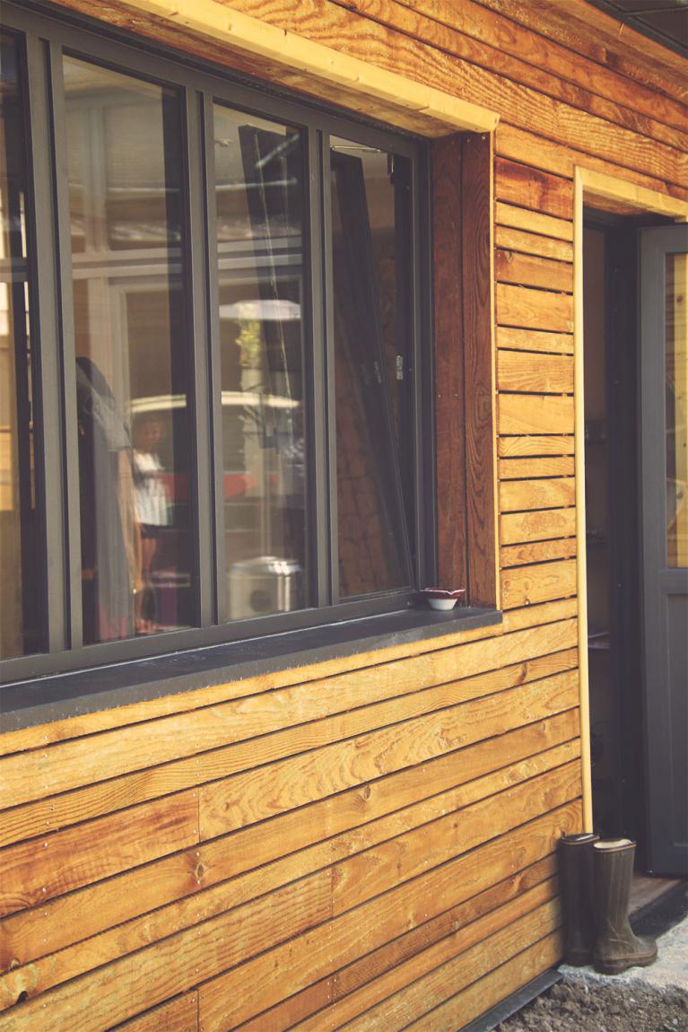 autour du bois jacky mace parquet terrasse bardage amenagement interieur showroom a guerande